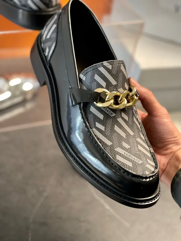 Versace Shoe 